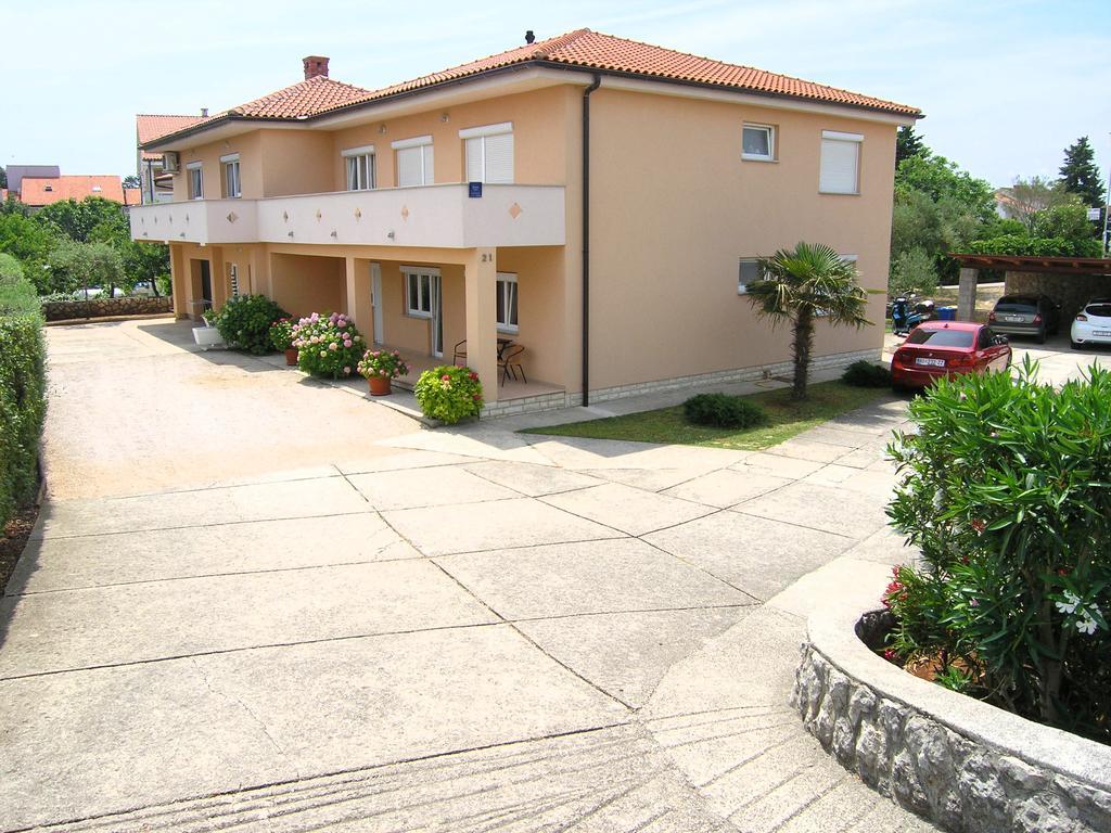 Apartments Elvira Krk Town Exterior photo