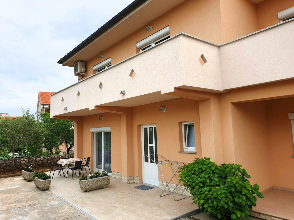 Apartments Elvira Krk Town Exterior photo