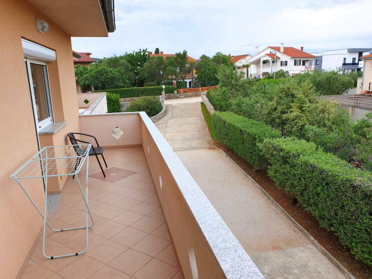 Apartments Elvira Krk Town Exterior photo